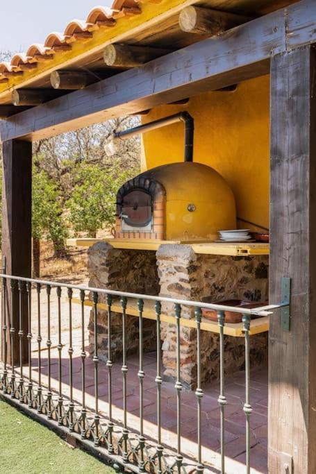 Casa Rural Navalonguilla Con Piscina 圣奥拉利亚德尔卡拉 外观 照片