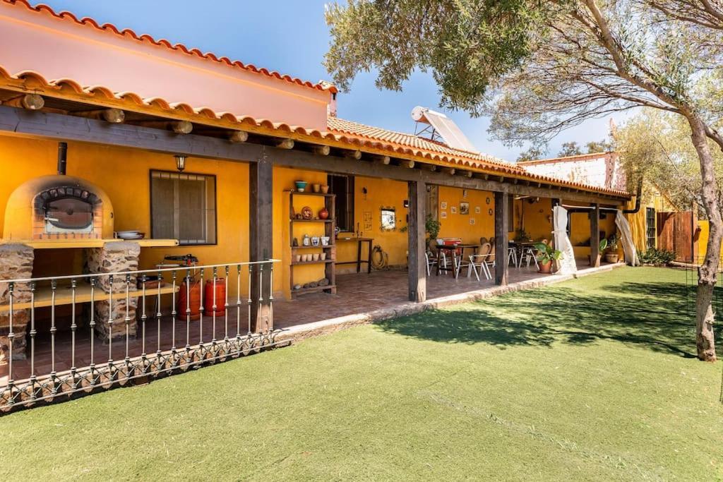 Casa Rural Navalonguilla Con Piscina 圣奥拉利亚德尔卡拉 外观 照片