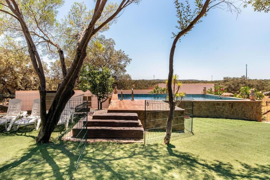 Casa Rural Navalonguilla Con Piscina 圣奥拉利亚德尔卡拉 外观 照片