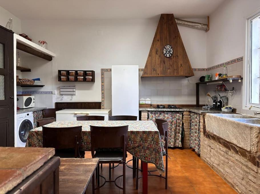 Casa Rural Navalonguilla Con Piscina 圣奥拉利亚德尔卡拉 外观 照片